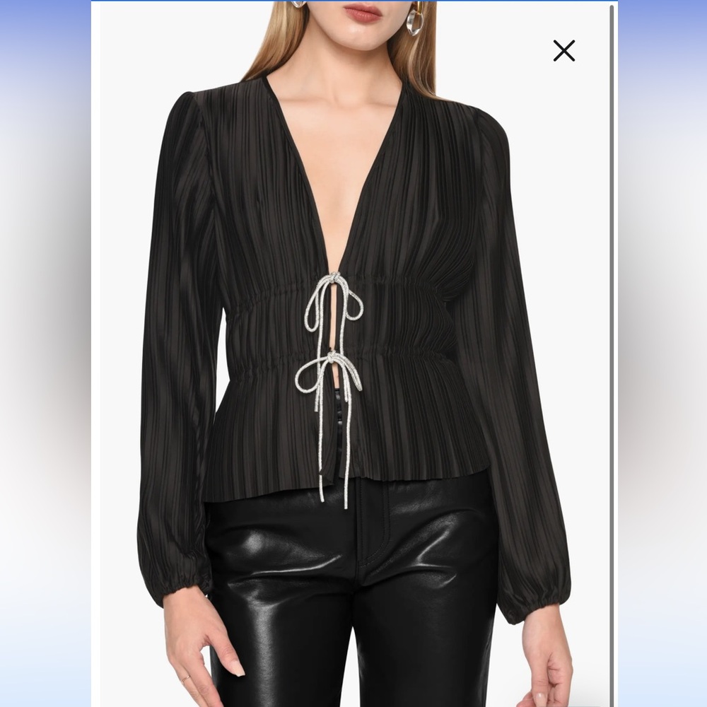 WAYF Black Payton Plunge Neck Plissé Top